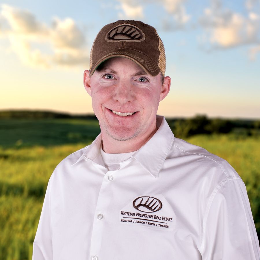 Land Listing Agent Photo