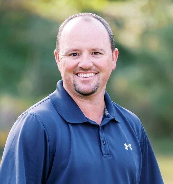 Land Listing Agent Photo