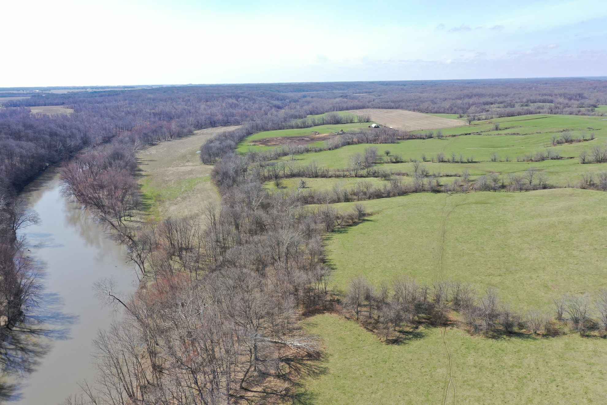 88 Acres, Big Vermilion River Frontage, Vermillion County IN Illinois