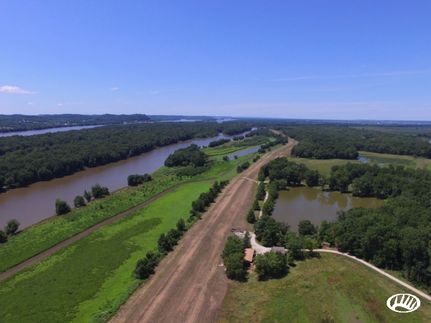 Property in Calhoun County, Illinois