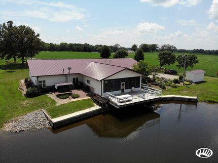 Property in Wayne County, Illinois