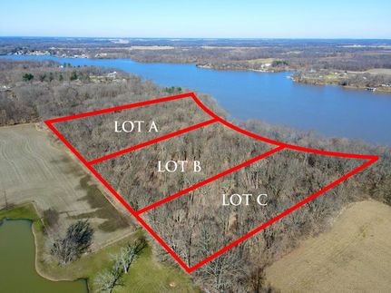 Property in Bond County, Illinois