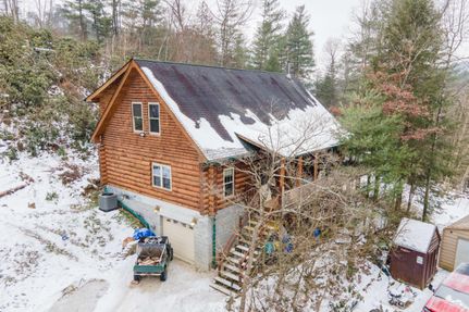 Property in Lee County, Kentucky