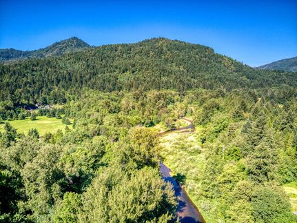 Property in Douglas County, Oregon