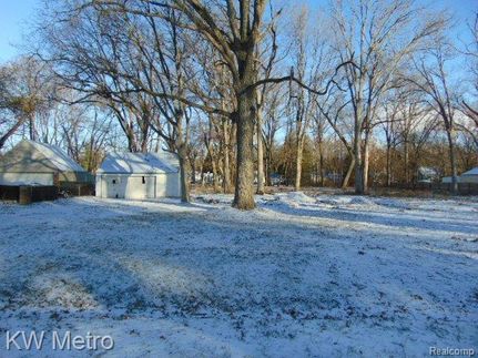 Property in Oakland County, Michigan