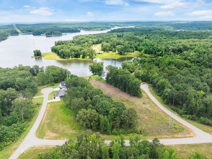 Lakefront Property for sale in Carroll County, Tennessee