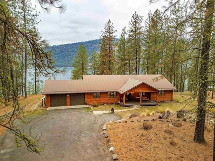 Lakefront Property for sale in Stevens County, Washington