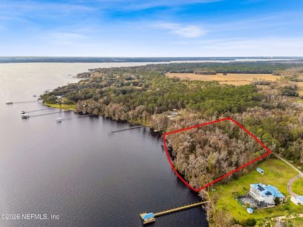 Lakefront Property for sale in Putnam County, Florida