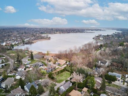 Property for sale in Oakland County, Michigan