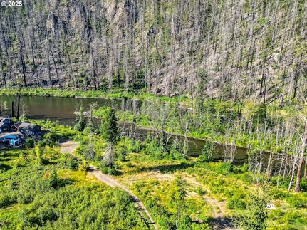 Lakefront Property for sale in Lane County, Oregon