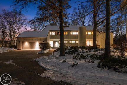 Property for sale in Oakland County, Michigan