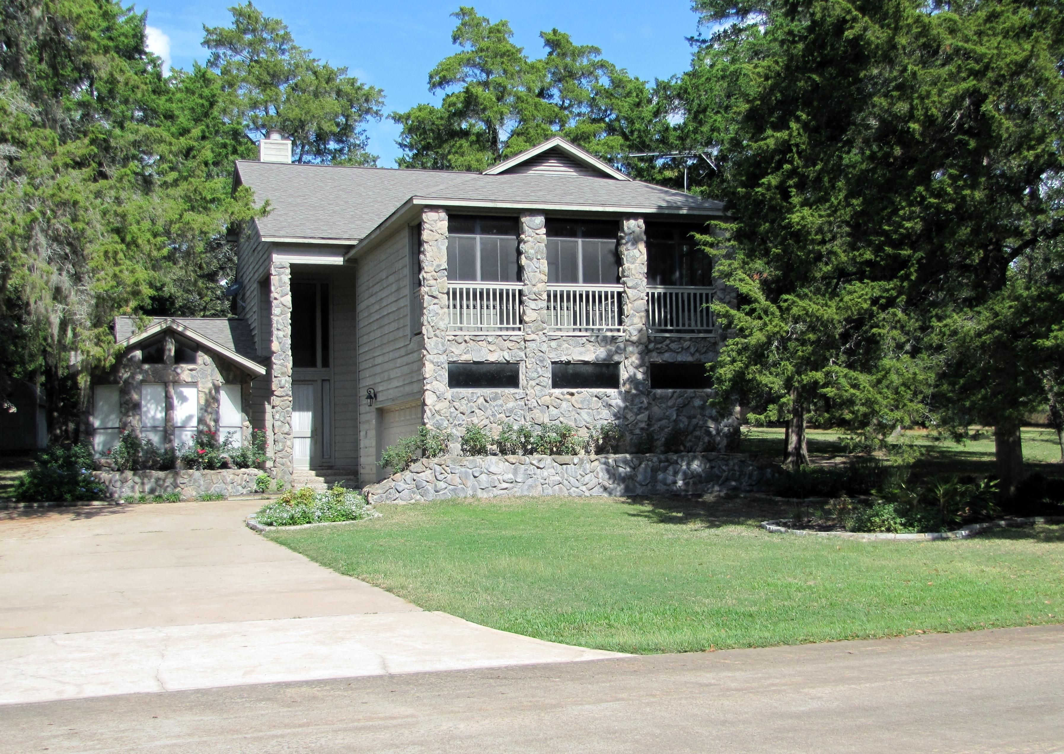 606 North Falls Drive, New Ulm, TX 78950