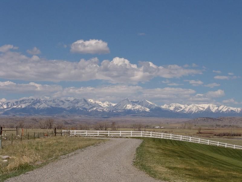 1.5 acres in Sweet Grass County, Montana