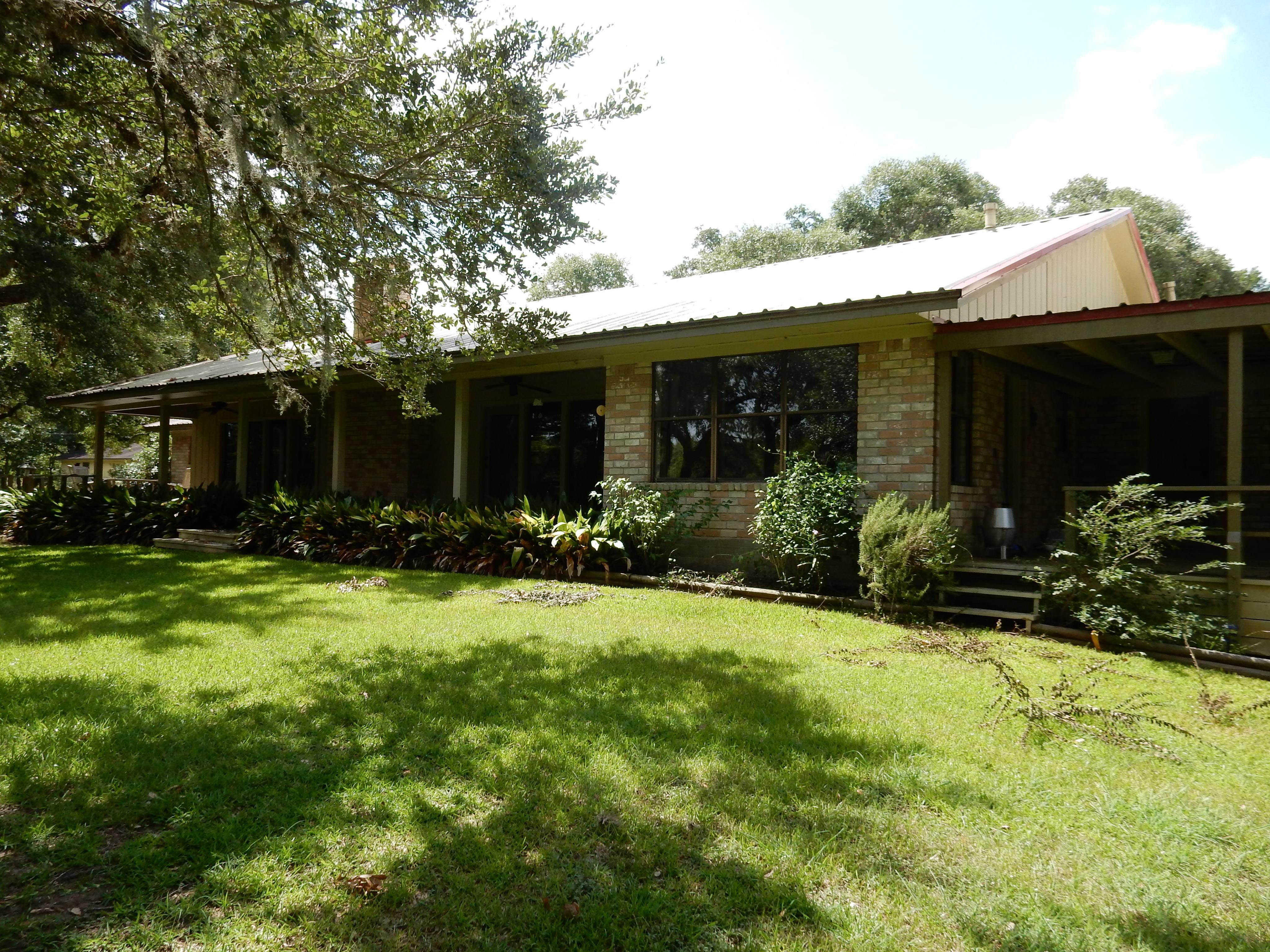 3801 FM 2853, Blessing, TX 77419