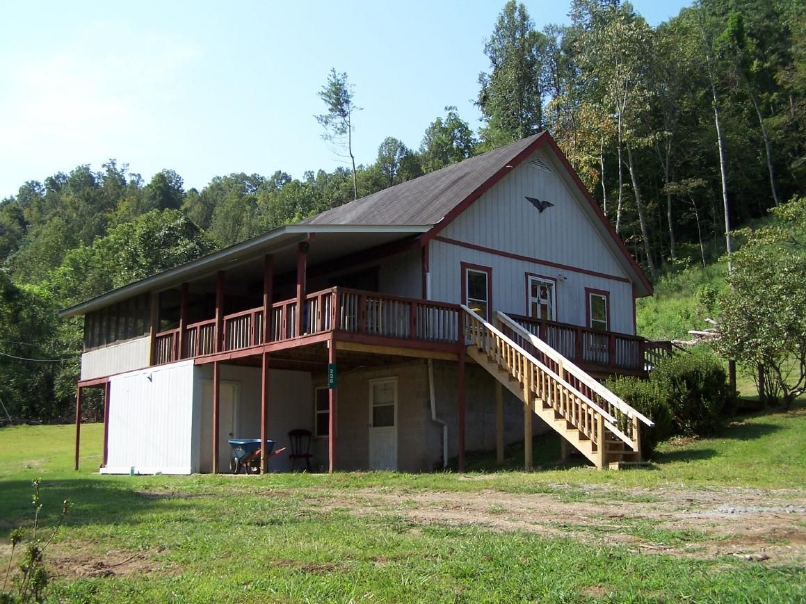 7.18 acres in Calhoun County, West Virginia