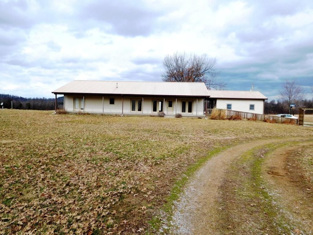 10 acres in Pope County, Illinois