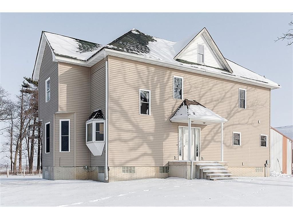 4.73 acres in Benton County, Iowa