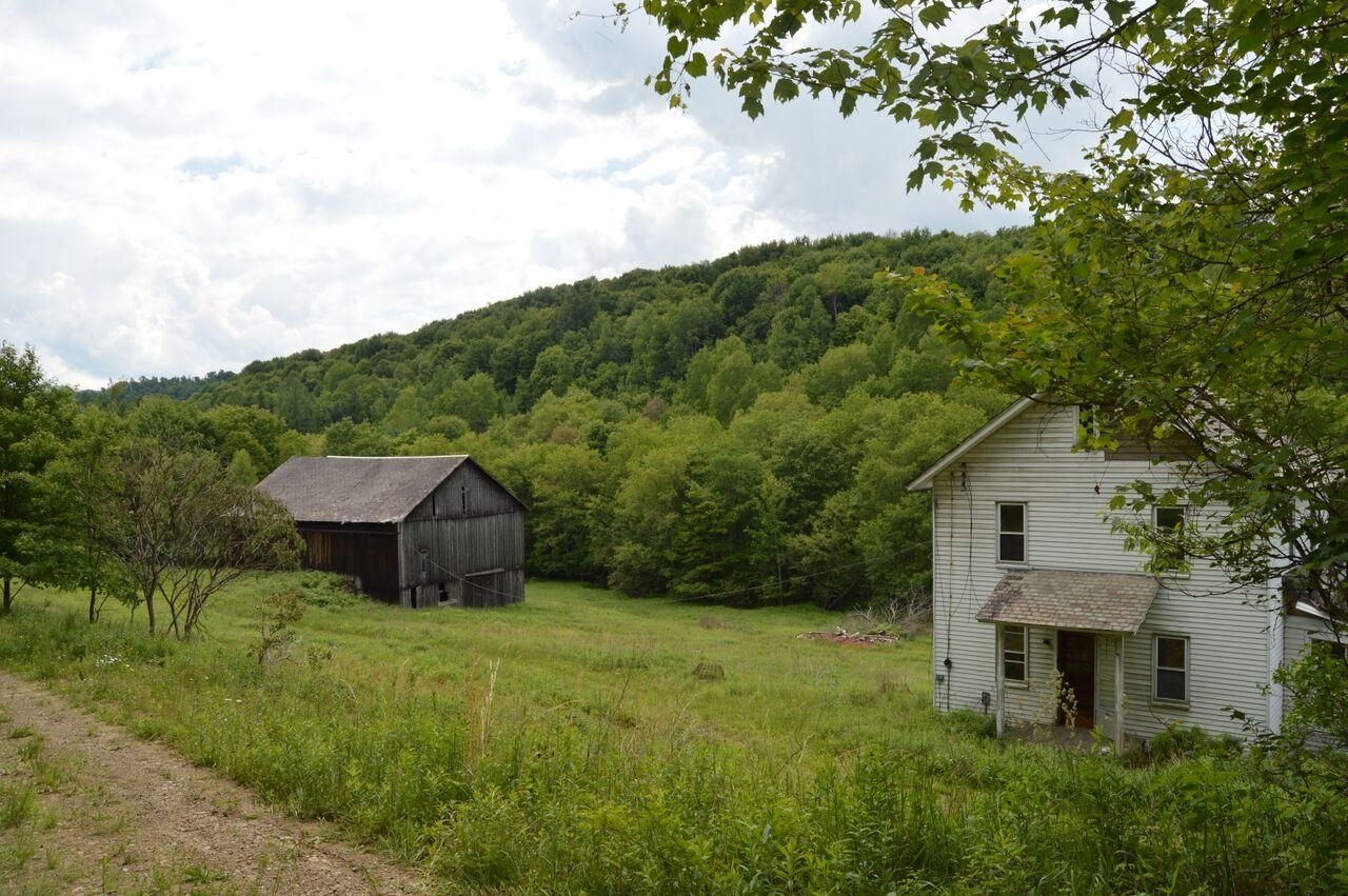 143 Sturgeon Lane, Timblin, PA 15778