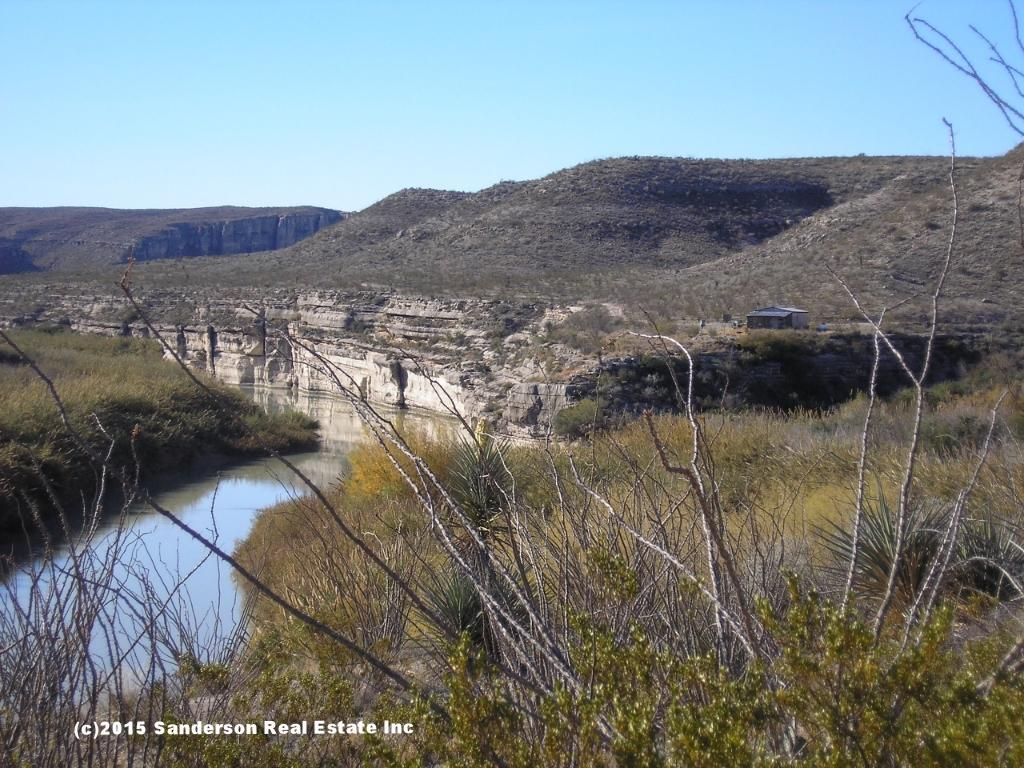 200 acres in Terrell County, Texas