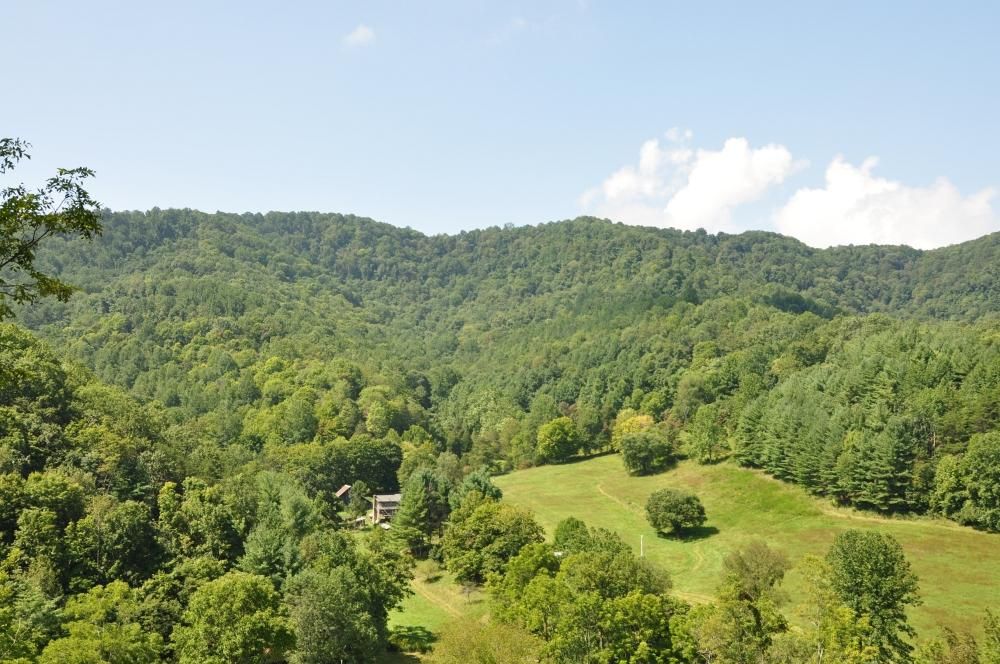141 acres in Summers County, West Virginia