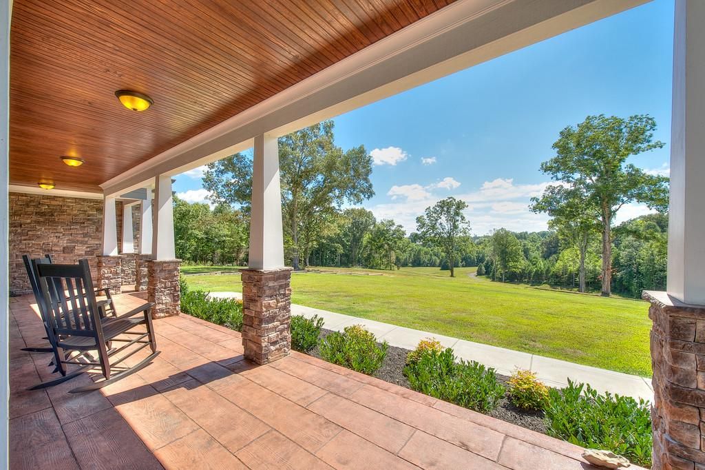 28 acres in Dickson County, Tennessee