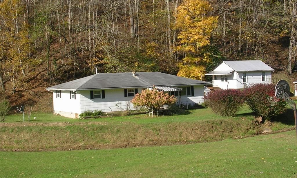 1.25 acres in Gilmer County, West Virginia