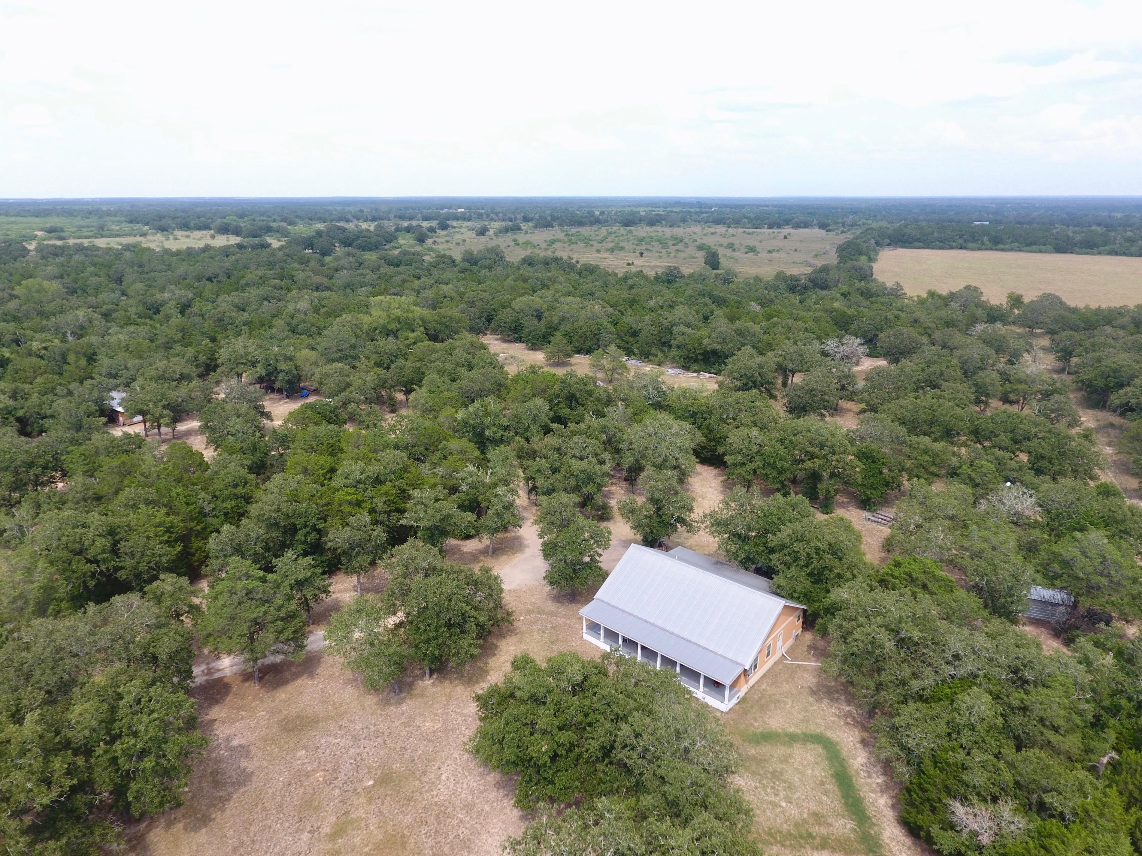14437 Texas 95, Flatonia, TX 78941