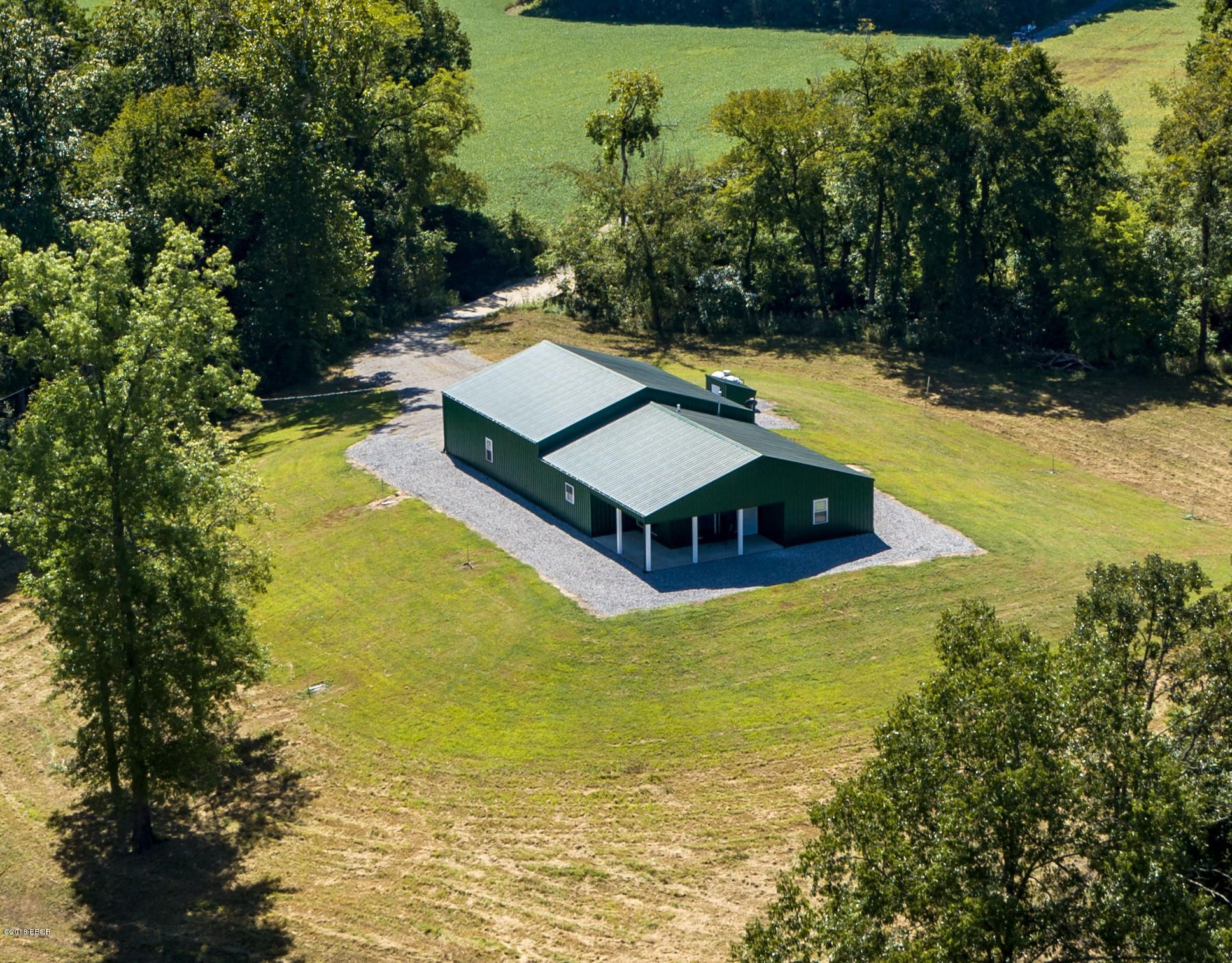 225 acres in Saline County, Illinois