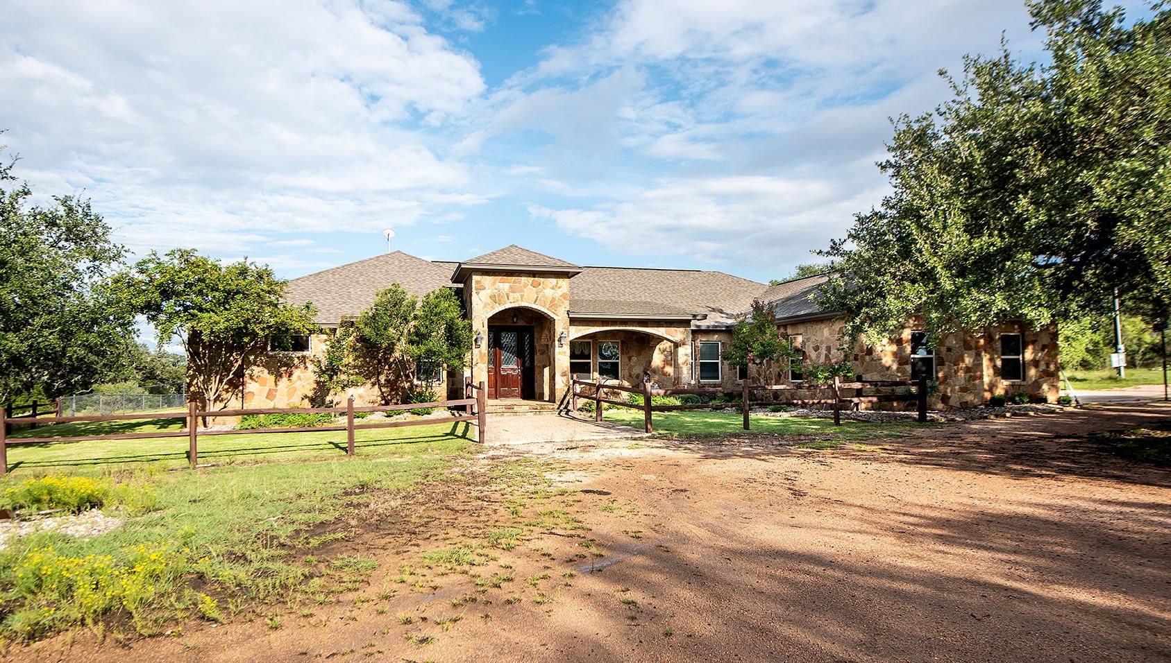 10 acres in County, Texas