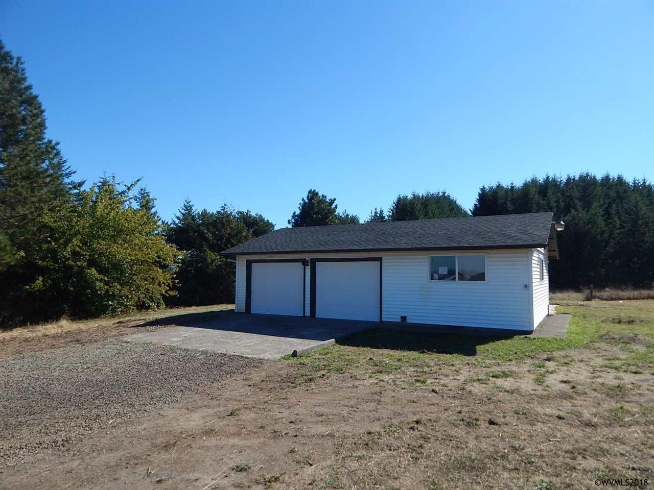 10.5 acres in Yamhill County, Oregon