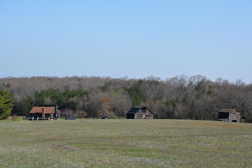 888 Price Lane, Pamplin, VA 23958