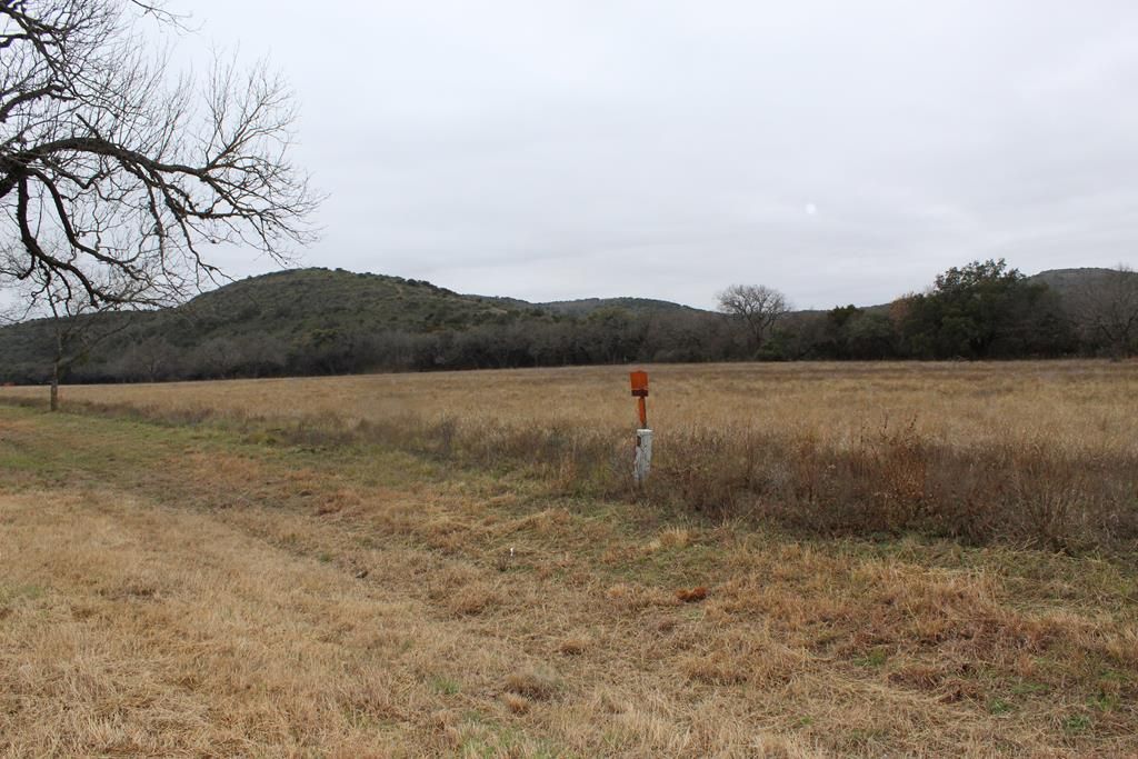 5 acres in Uvalde County, Texas