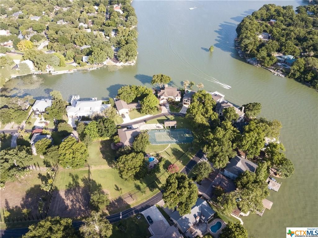 2 acres in Guadalupe County, Texas