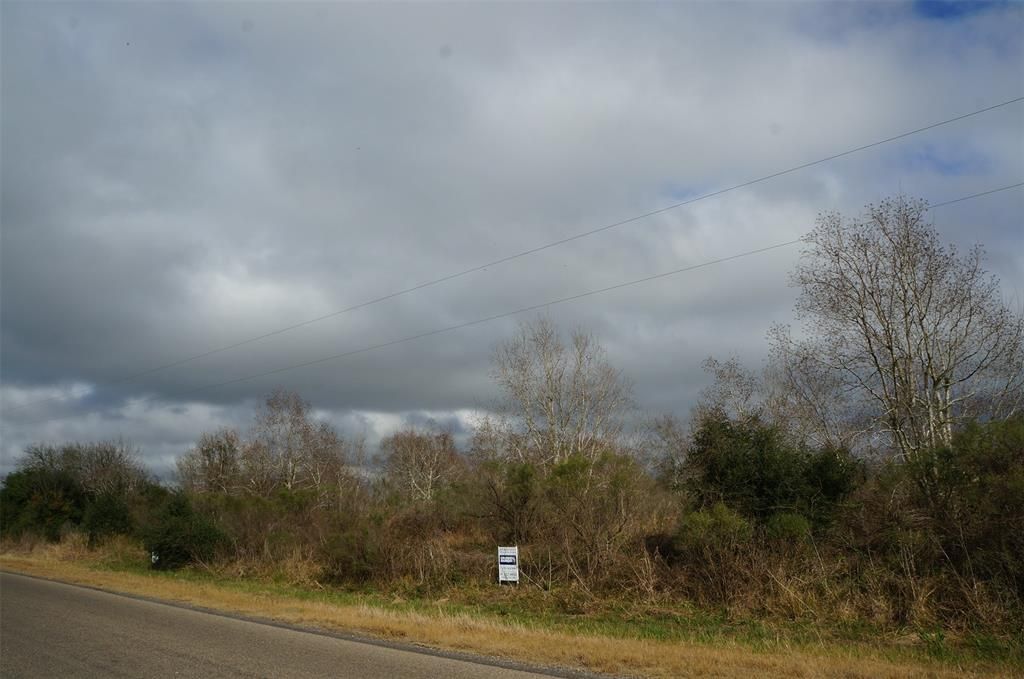 10 acres in Chambers County, Texas