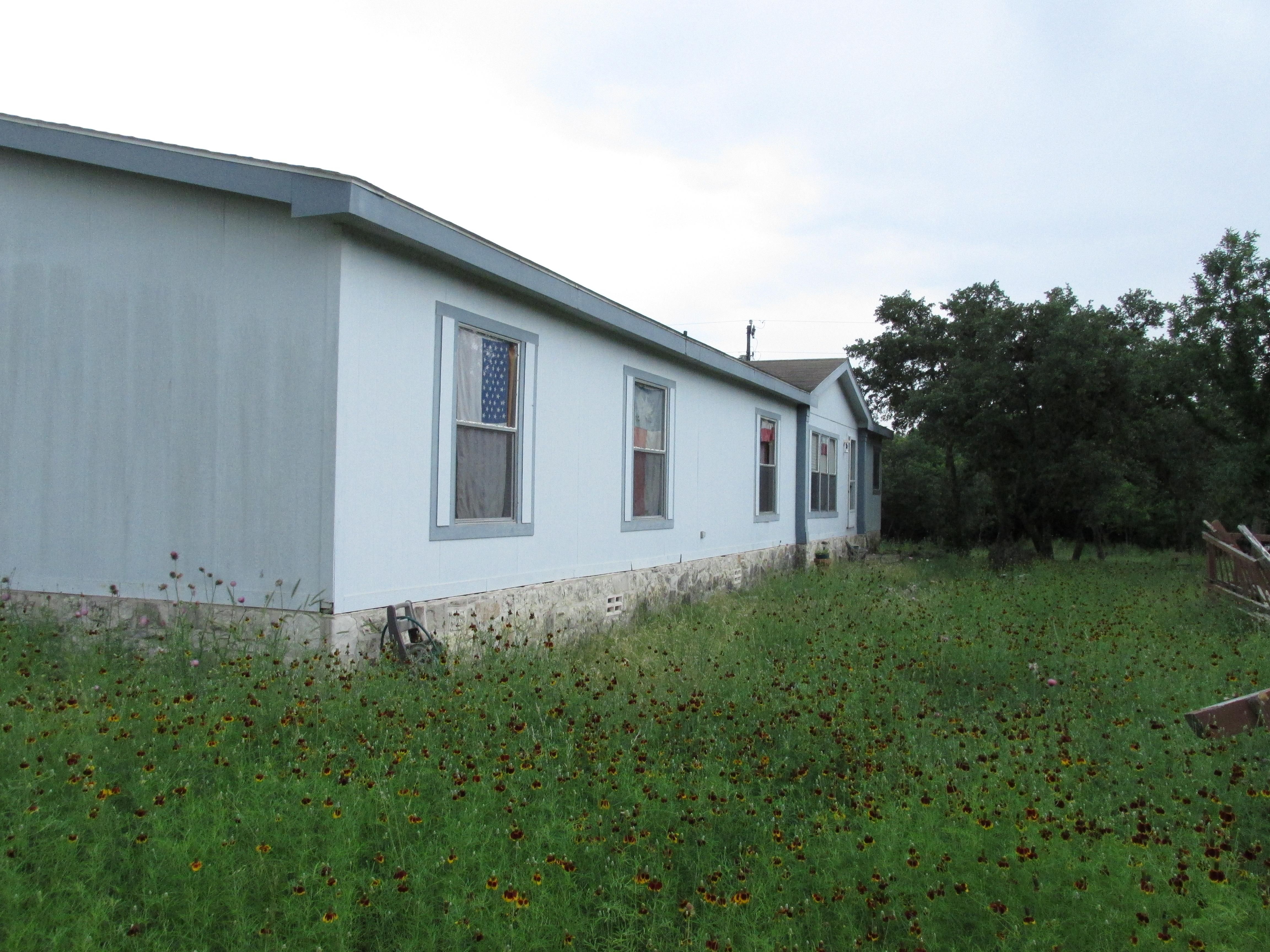 6 acres in Uvalde County, Texas