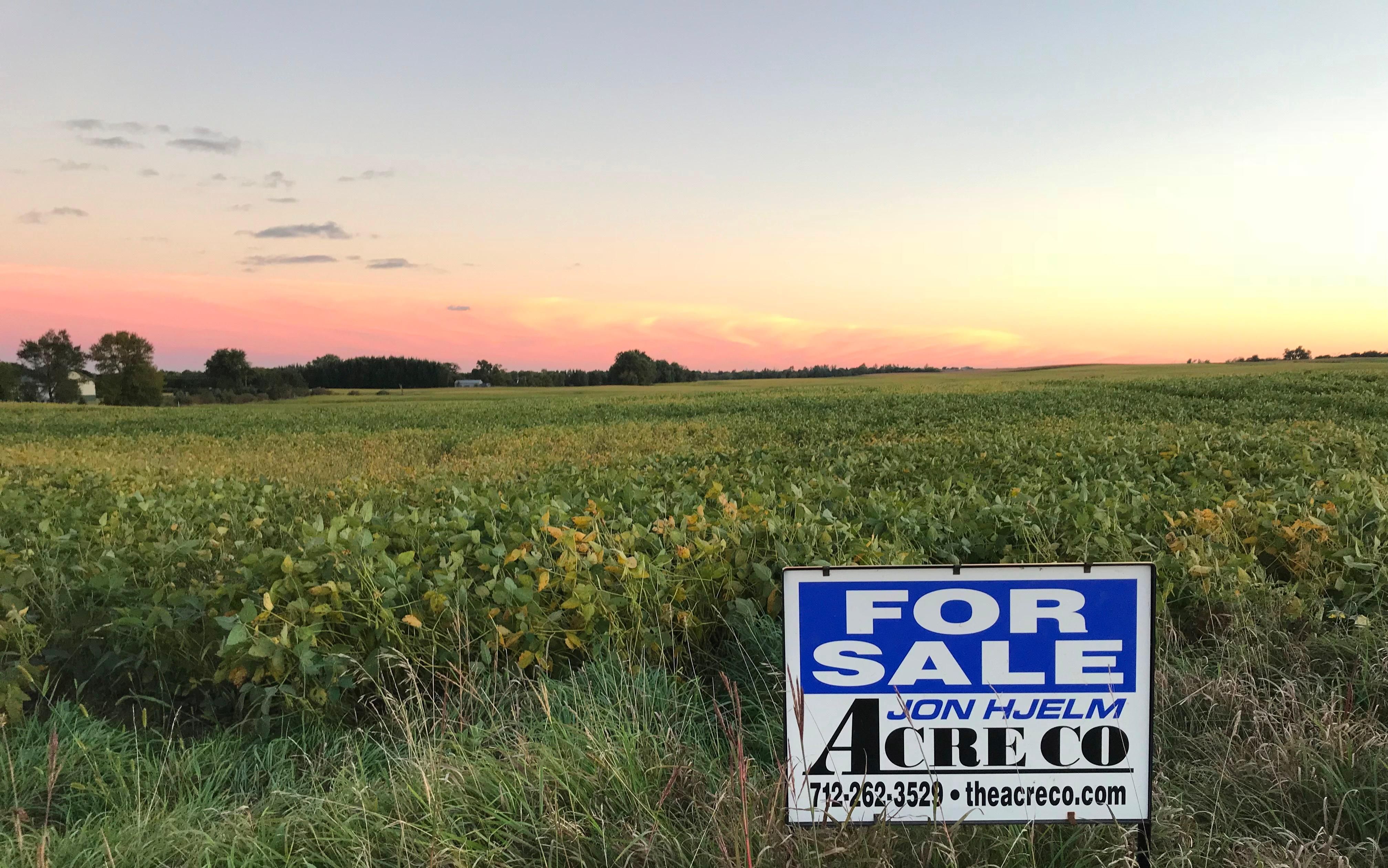 40.4 acres in Dickinson County, Iowa