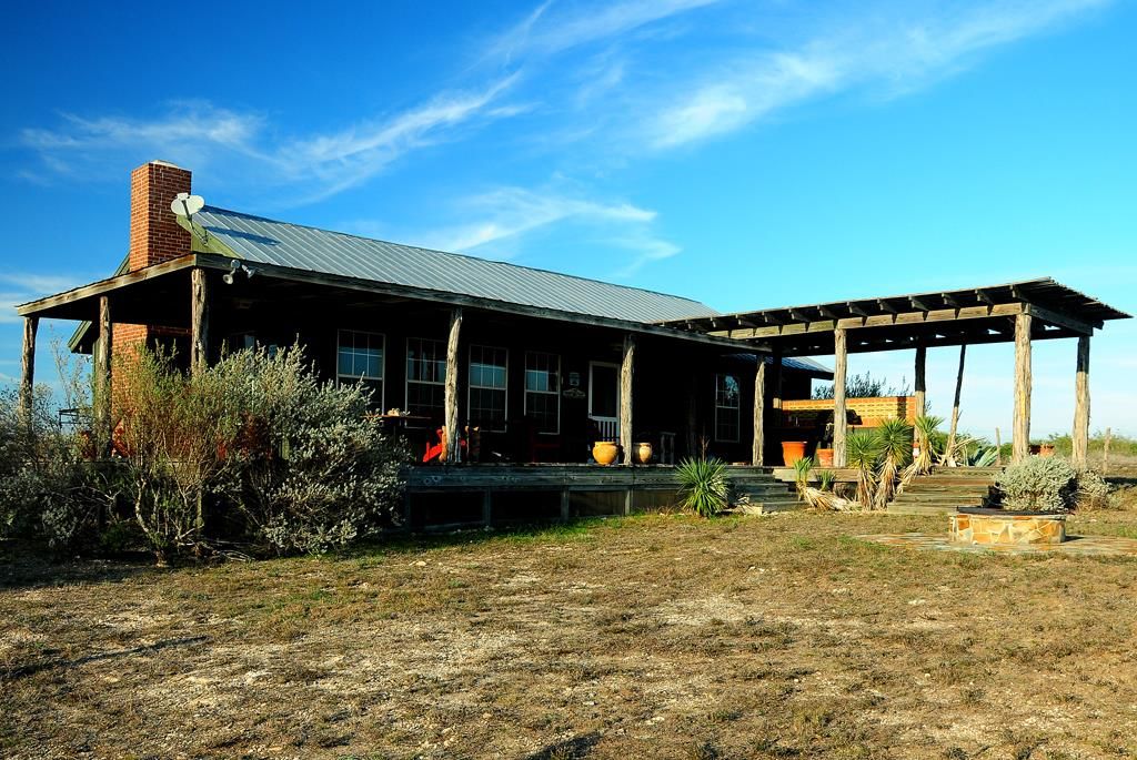 568 acres in Bee County, Texas