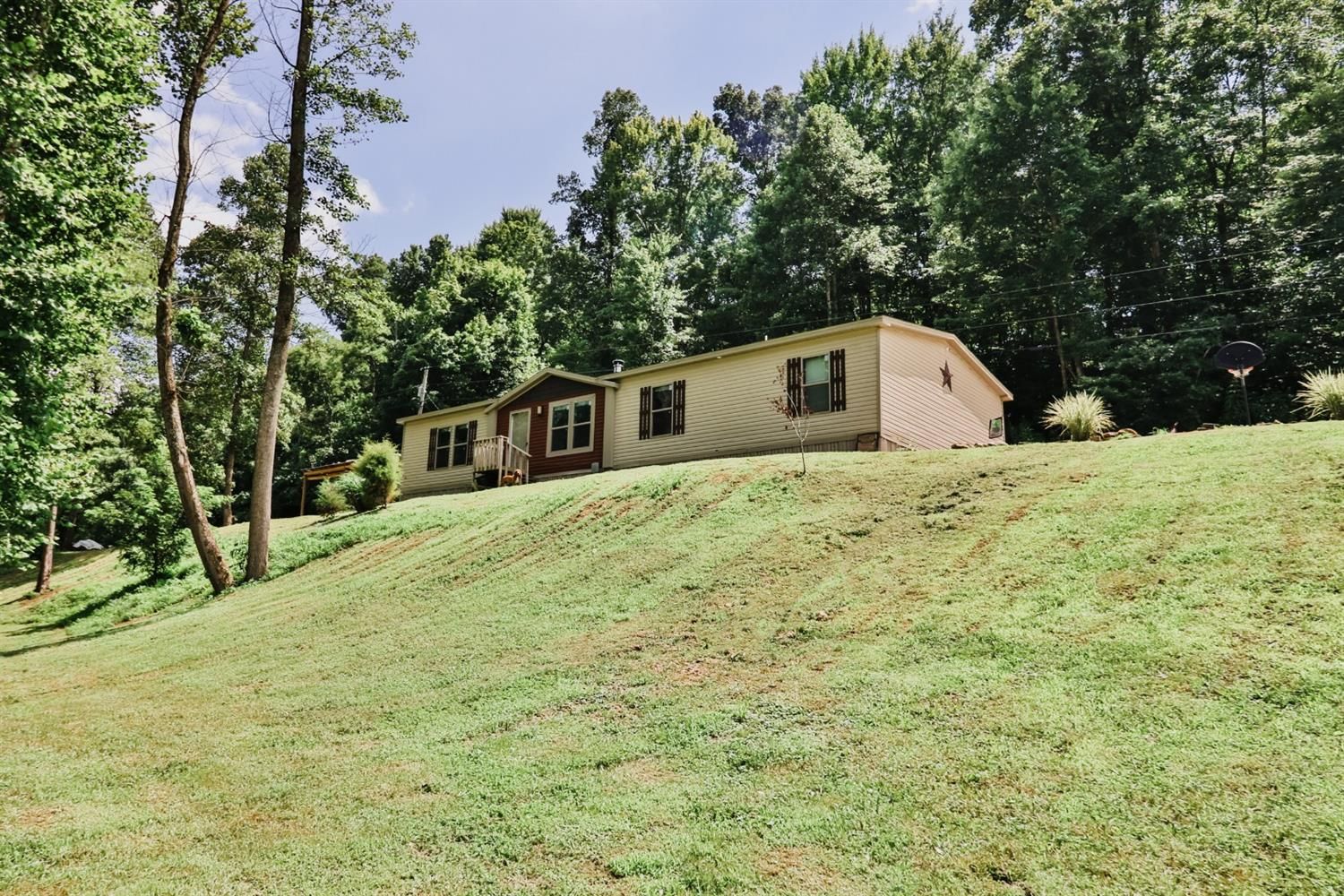 2.75 acres in Elliott County, Kentucky