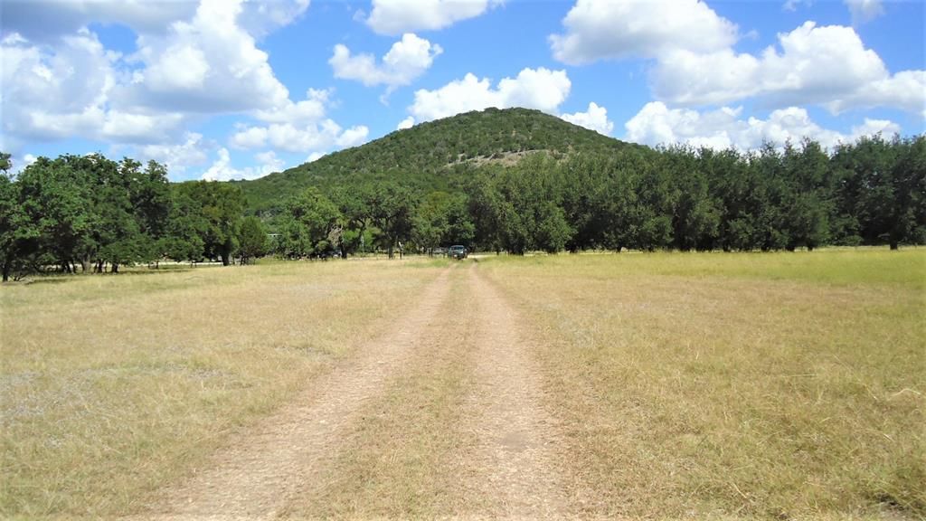 21.21 acres in Uvalde County, Texas