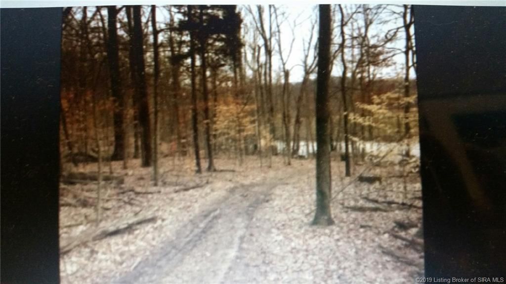 10 acres in Washington County, Indiana