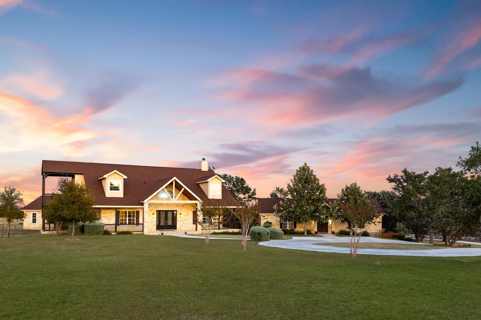 15 acres in Kendall County, Texas