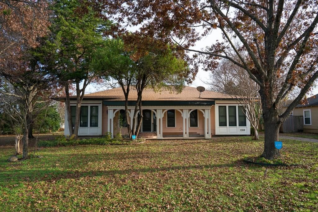 1.78 acres in Ellis County, Texas