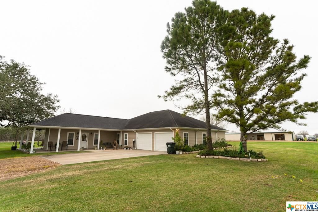 2 acres in Dewitt County, Texas