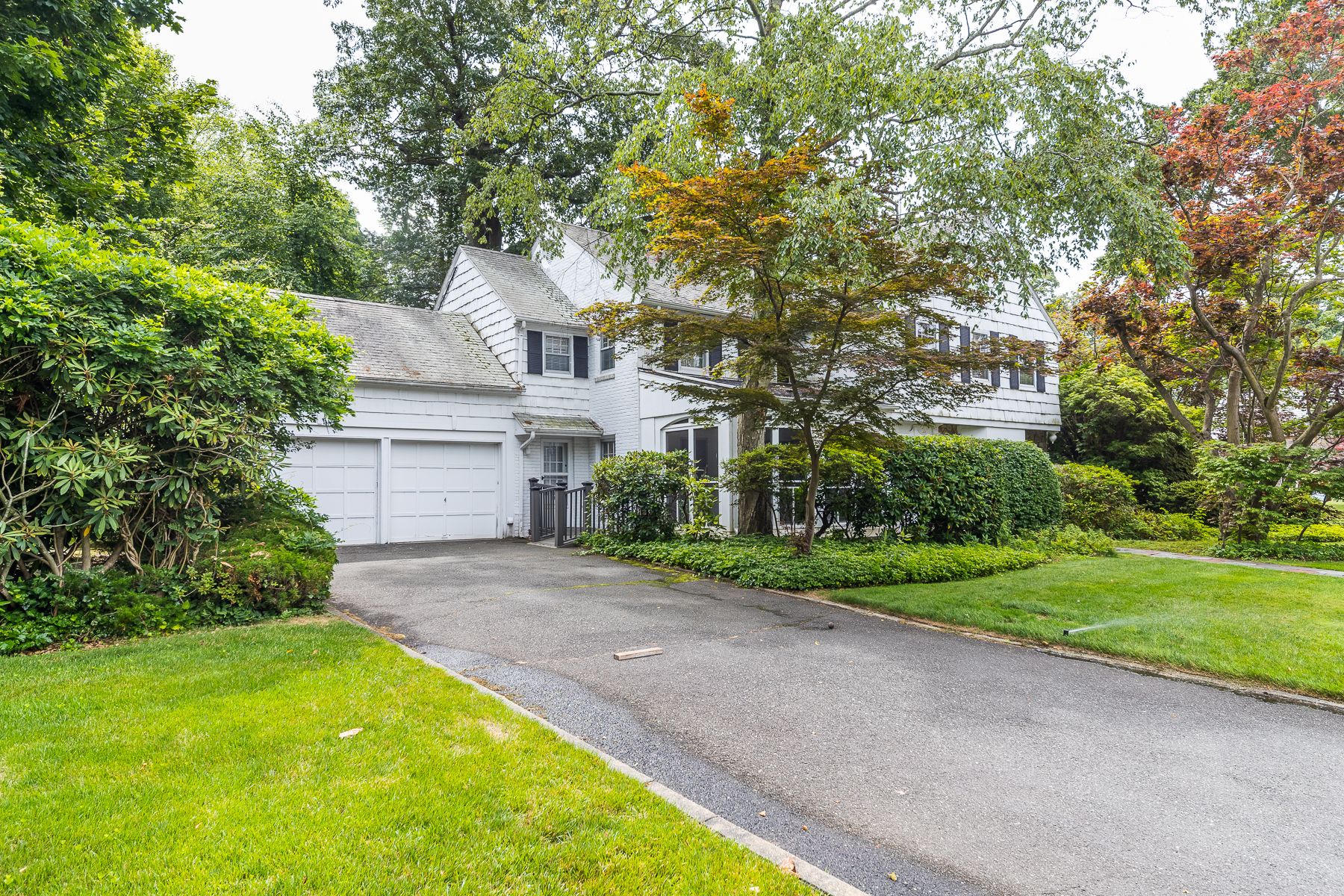 100 acres in Nassau County, New York