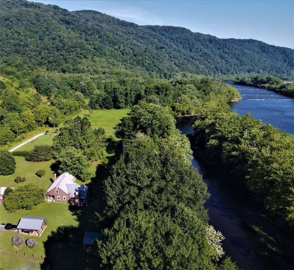 5182 New River Road, Hinton, WV 25891 MLS RIVERSONG