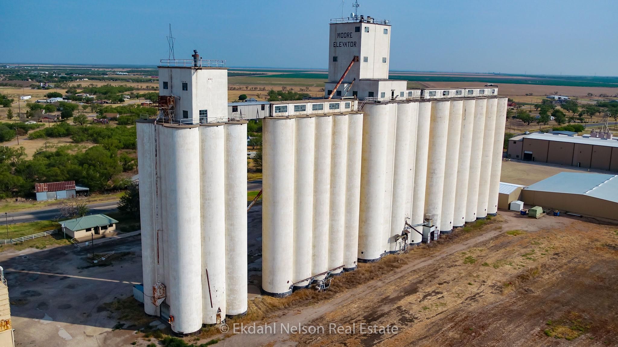 423 East Lake Drive, Hamlin, TX 79520