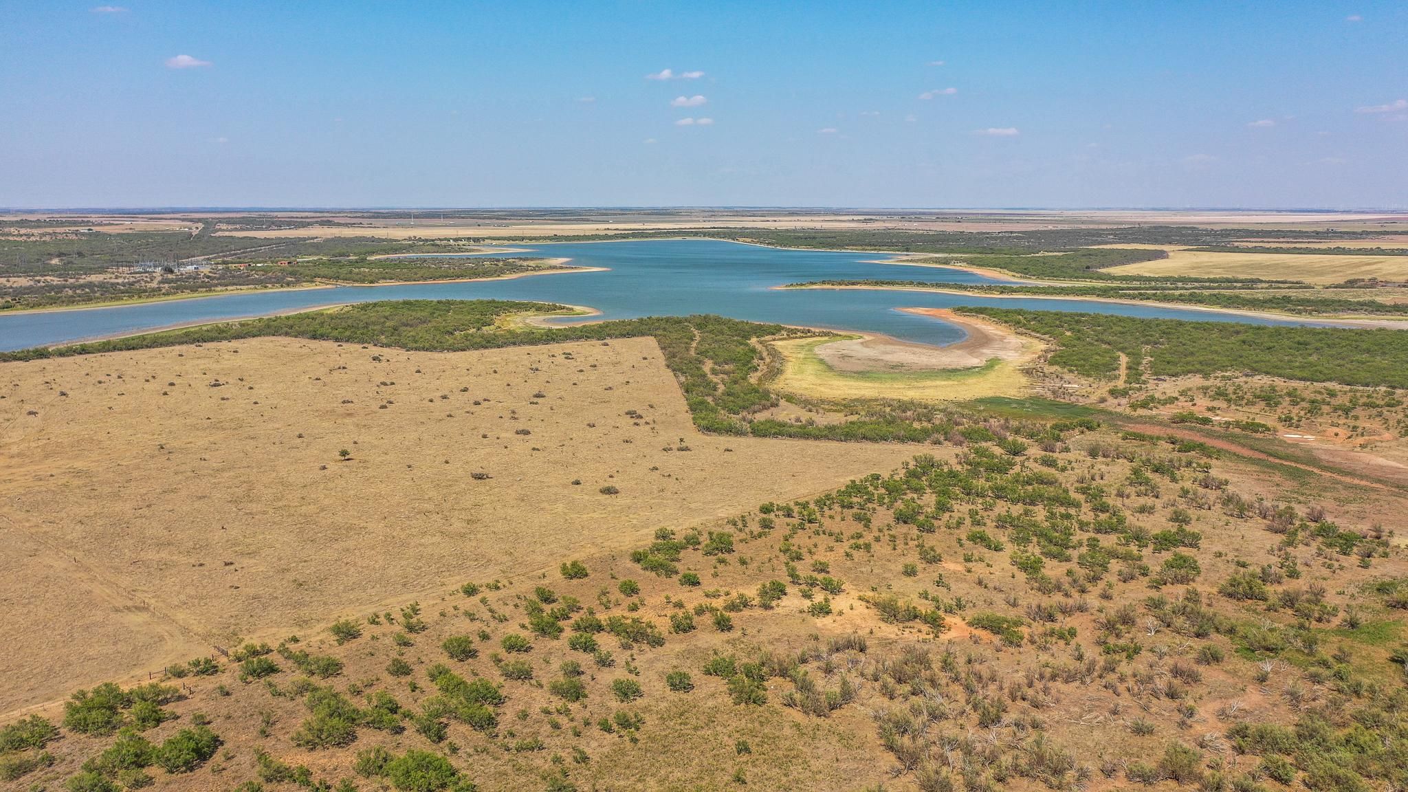 400 acres in Quanah, TX, 79252