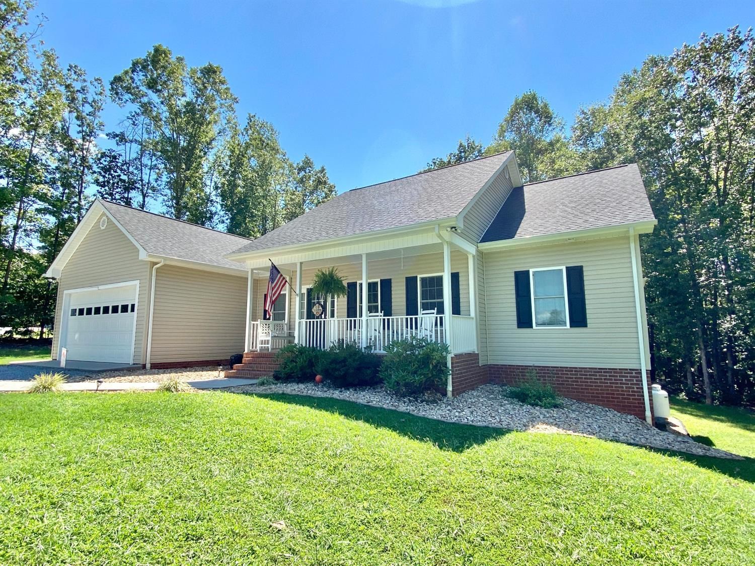 1.7 acres in Appomattox County, Virginia