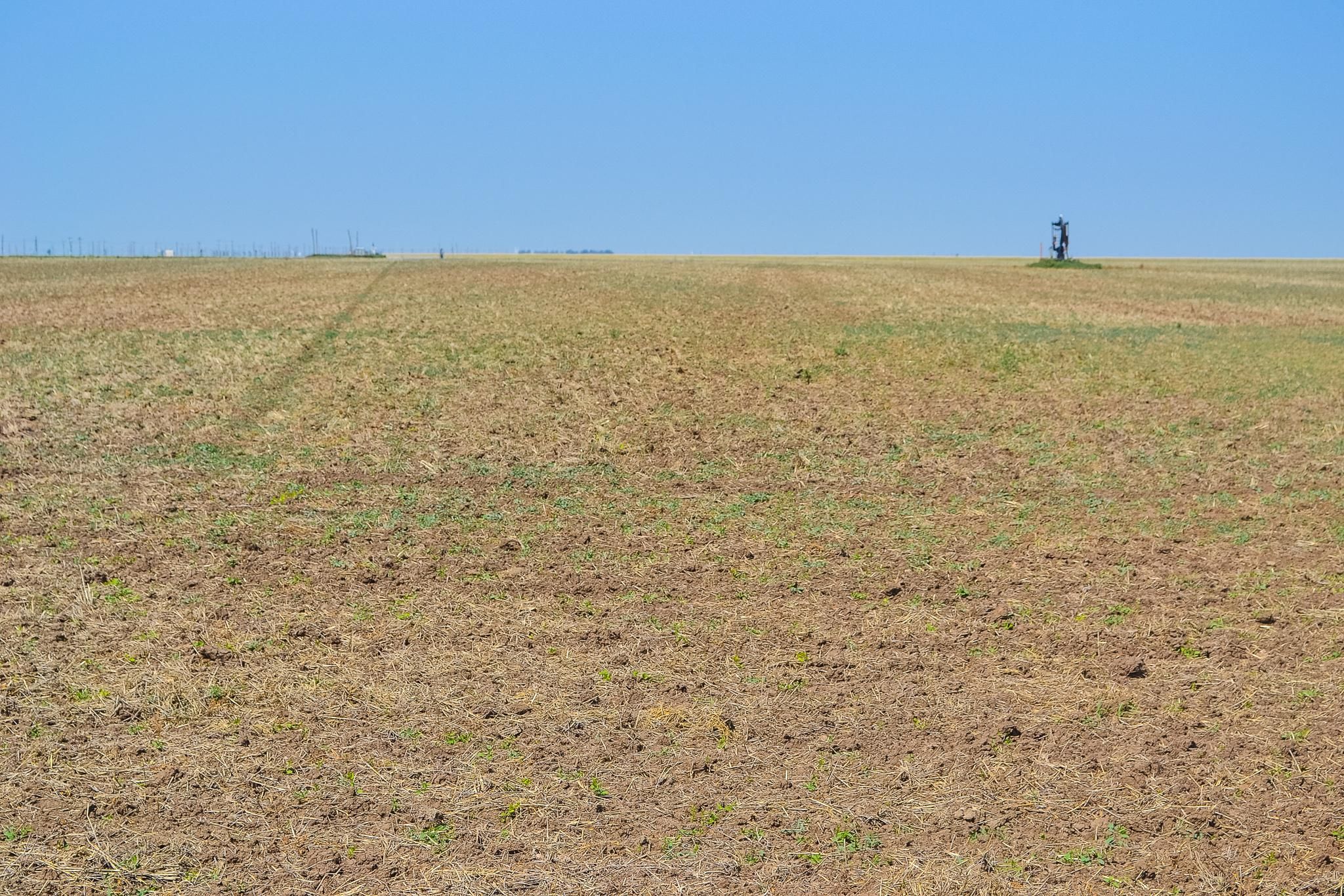 450 acres in Hutchinson County, Texas