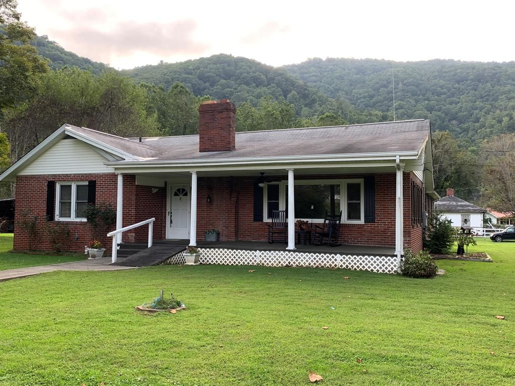 1.25 acres in Yancey County, North Carolina